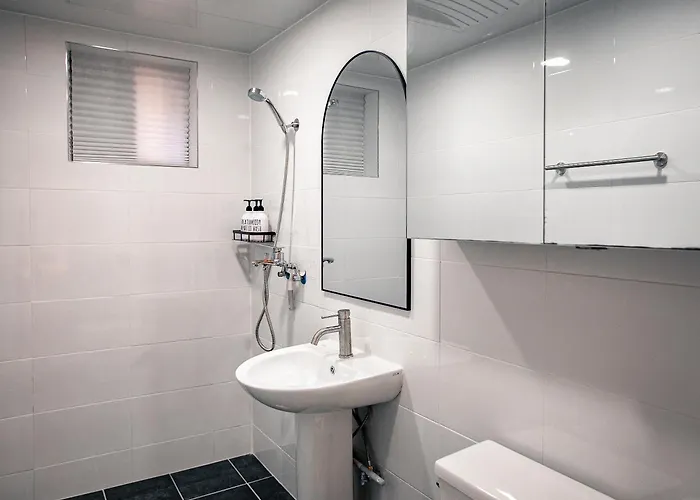 Hongdae 安 3br 4 Beds Up To 8 Guests アパート